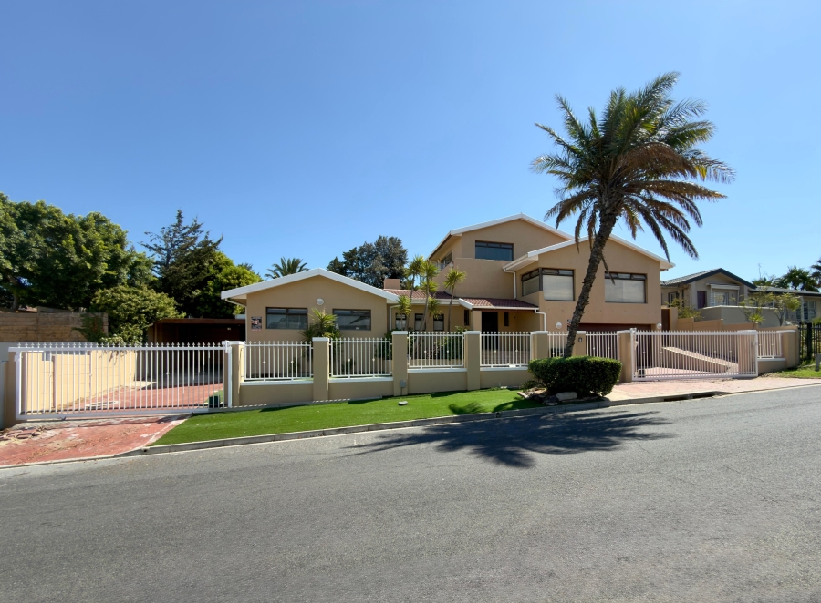 4 Bedroom Property for Sale in Flamingo Vlei Western Cape